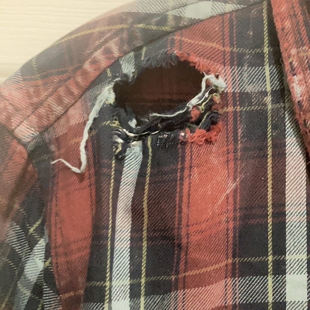 𝅺MEN’S Hudson button down - Picture 3 of 5